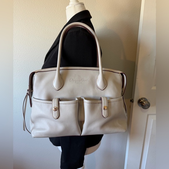 Dooney & Bourke Cream leather Shoulder Bag with Red interior - Picture 12 of 16